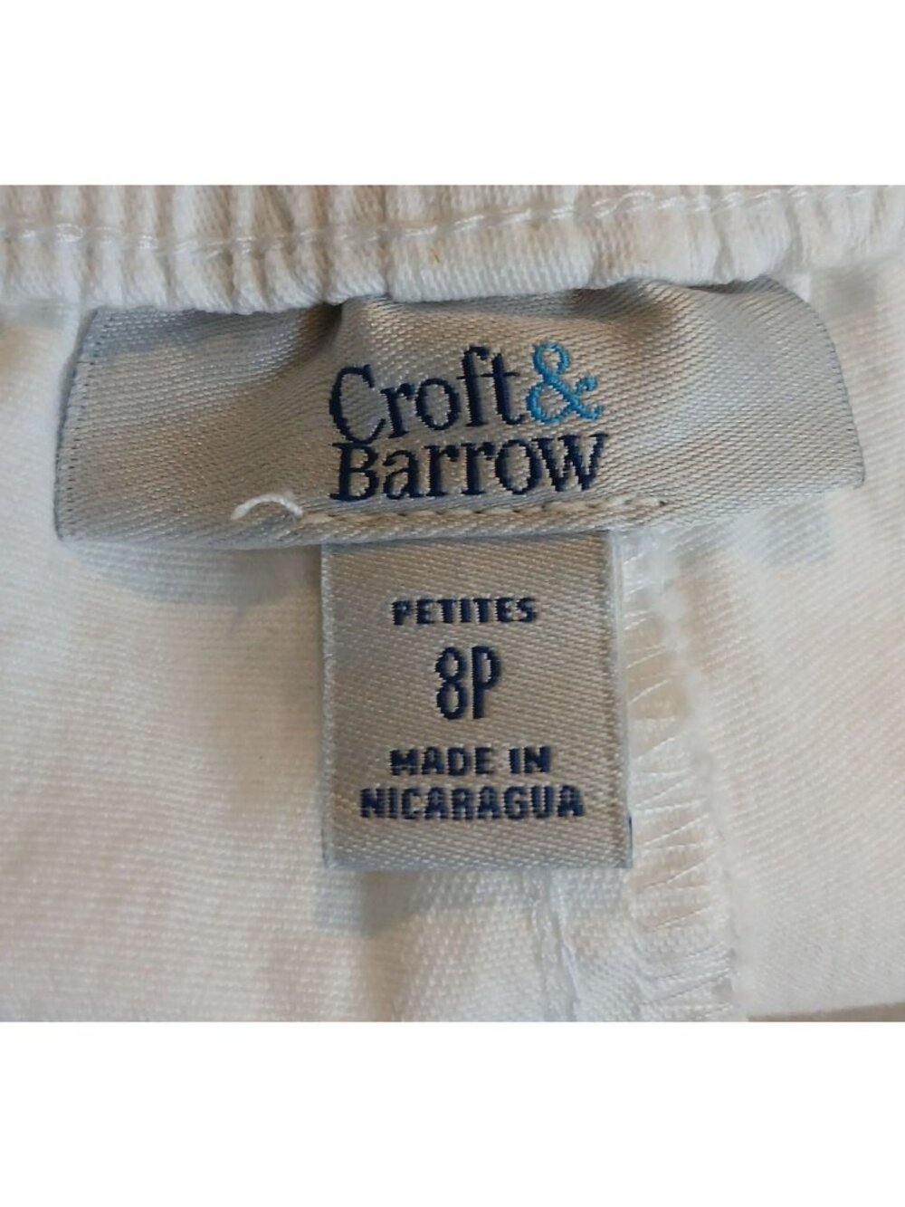 Croft & Barrow Womens White Petite 8P Bermuda Shorts With Button Accents #I-8 - Picture 4 of 8
